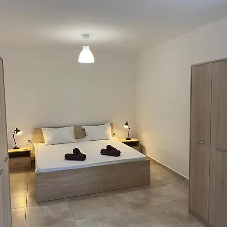 Sailsbury * Msida