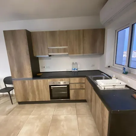 Apartment Sailsbury