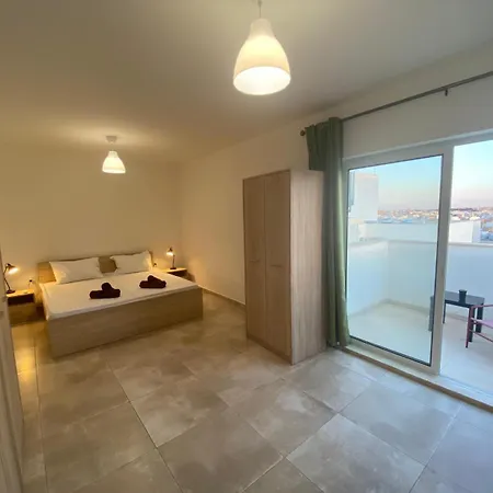 Apartment Sailsbury